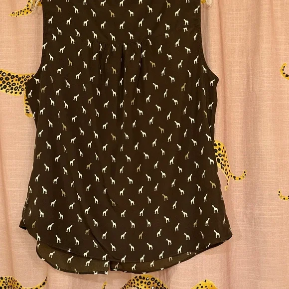 Croft and Barrow Giraffe Print Tank - Picture 4 of 5